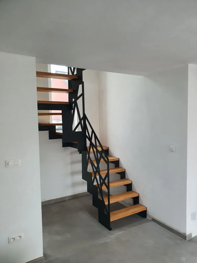 Escalier avec garde-corps