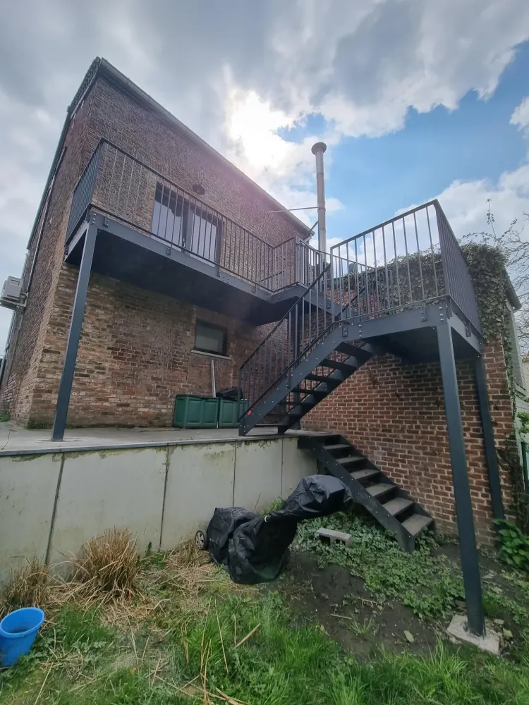 Terrasse sur pilotis